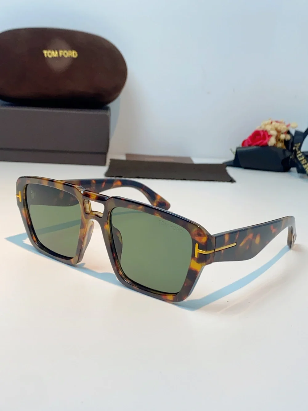 Tom Ford T-shaped Sunscreen Amber Sunglasses